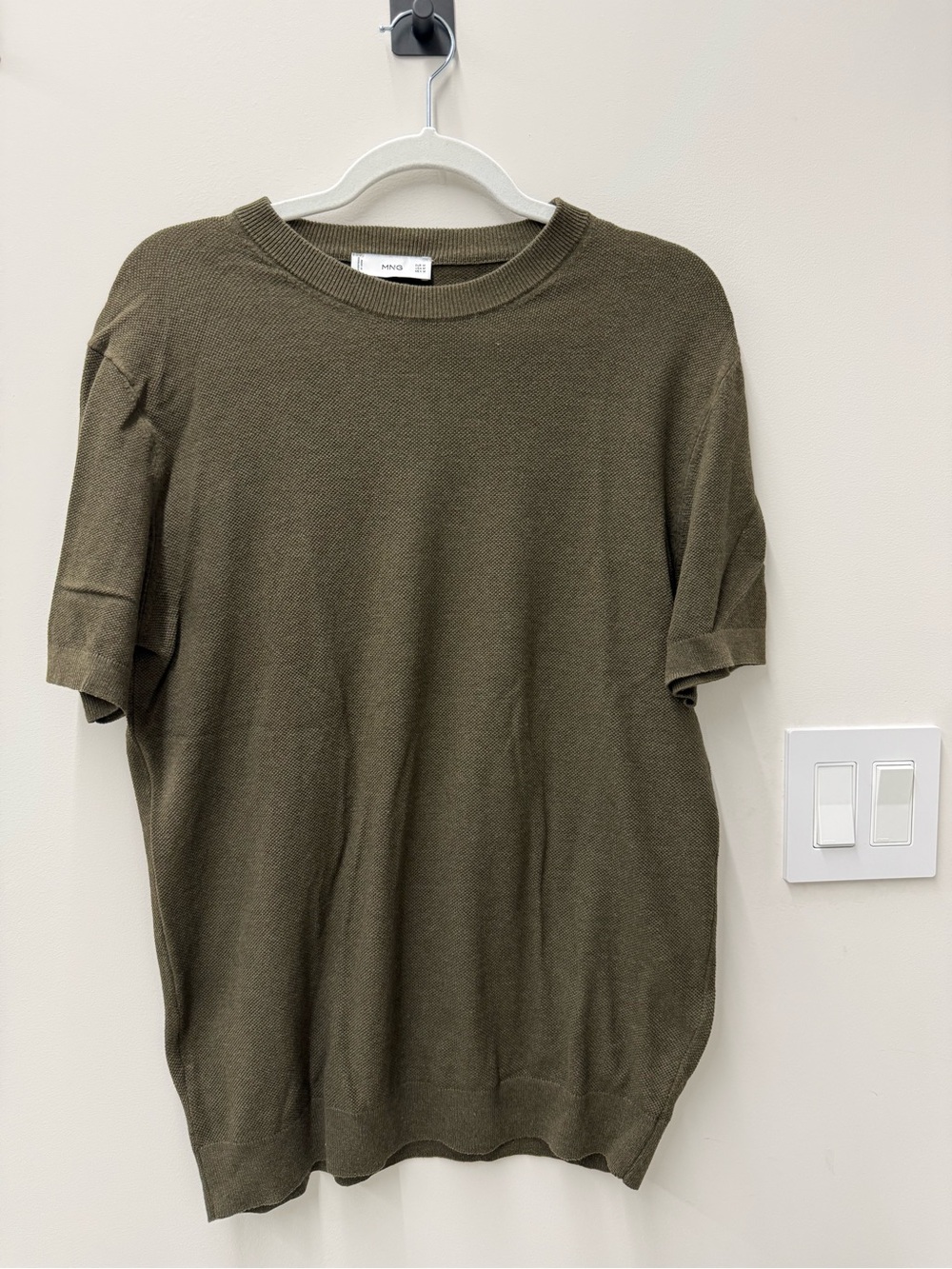 Mango Men's Olive Short-Sleeve Crewneck Knit Tee